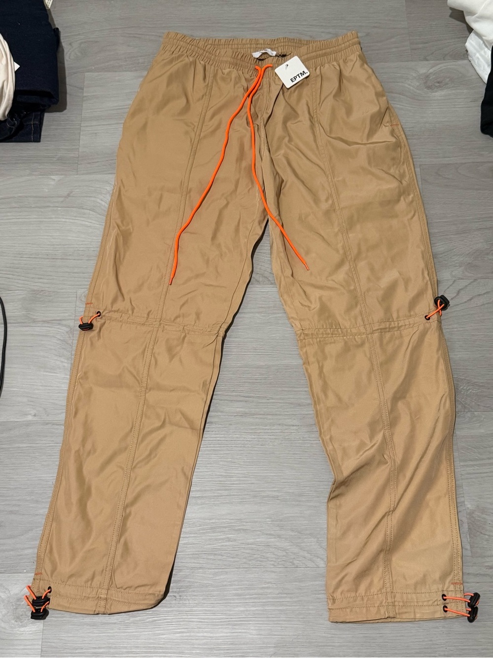NWT EPTM Men’s/Unisex Tan Drawstring Parachute Cargo Pants Size M